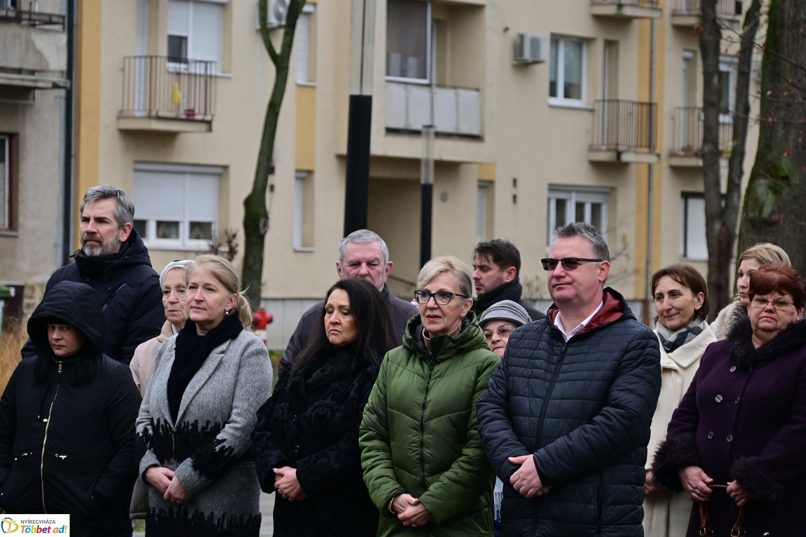 Emlékező koszorúzások Váci Mihályra 2025 decemberében