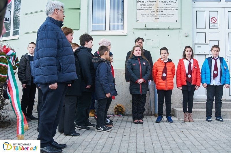 Emlékező koszorúzások 