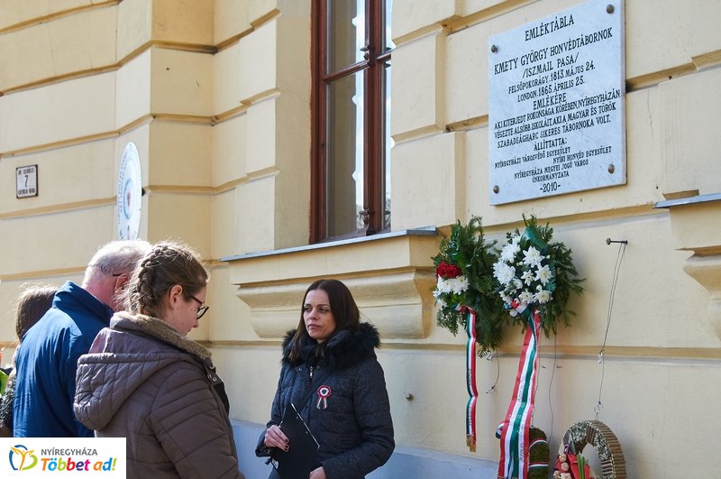 Emlékező koszorúzások 