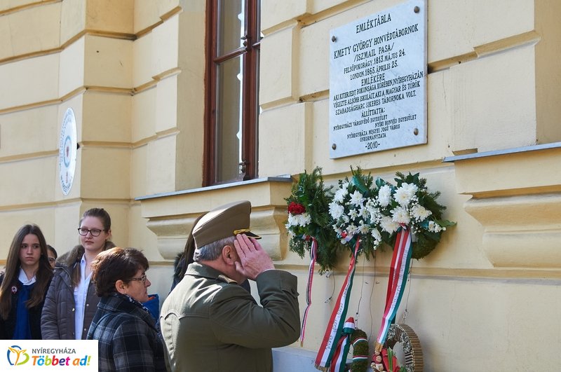 Emlékező koszorúzások 