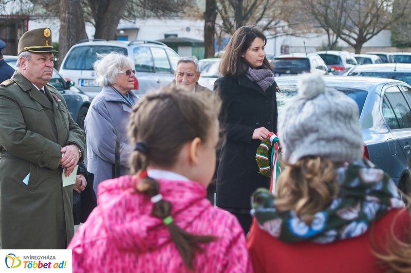 Emlékező koszorúzások 