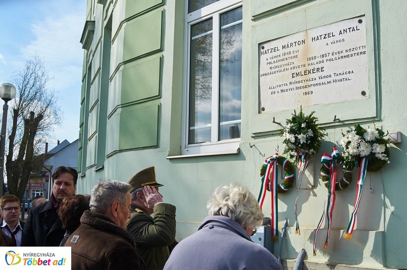 Emlékező koszorúzások 