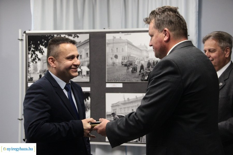 Emléklapok átadása a Kállay Házban 20230511