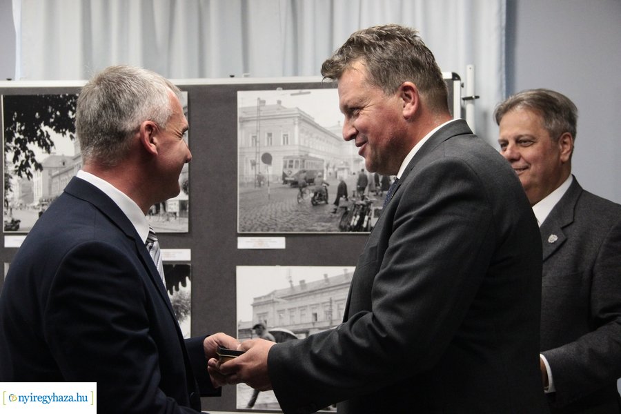 Emléklapok átadása a Kállay Házban 20230511