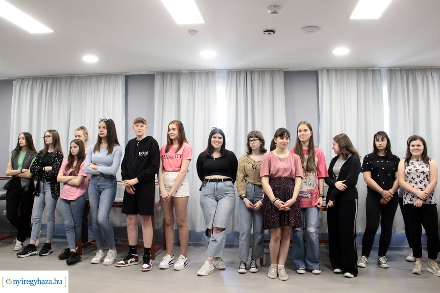 Emléklapok átadása a Kállay Házban 20230511