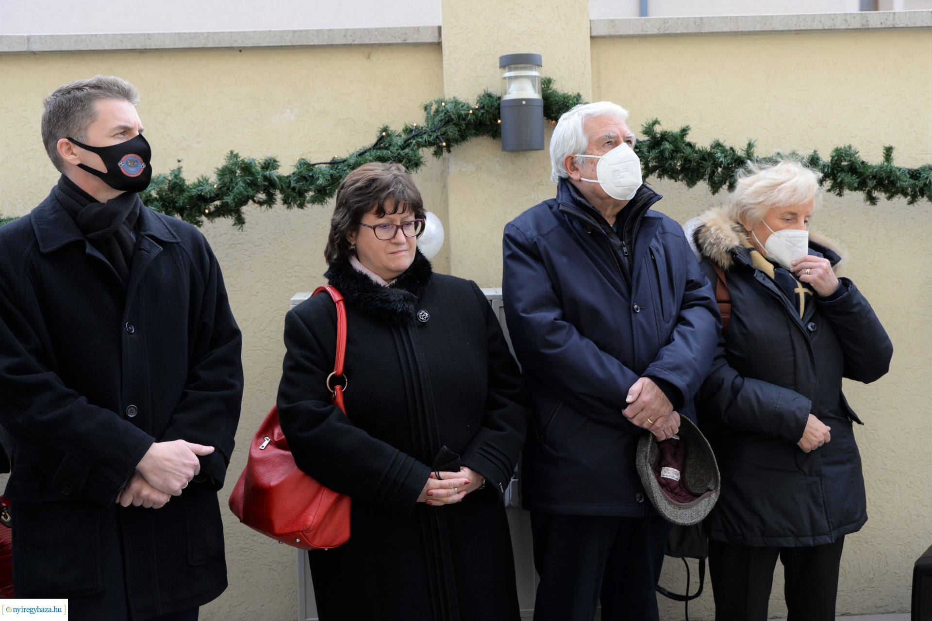 Emléktábla avatás a Kállay-ház udvarán