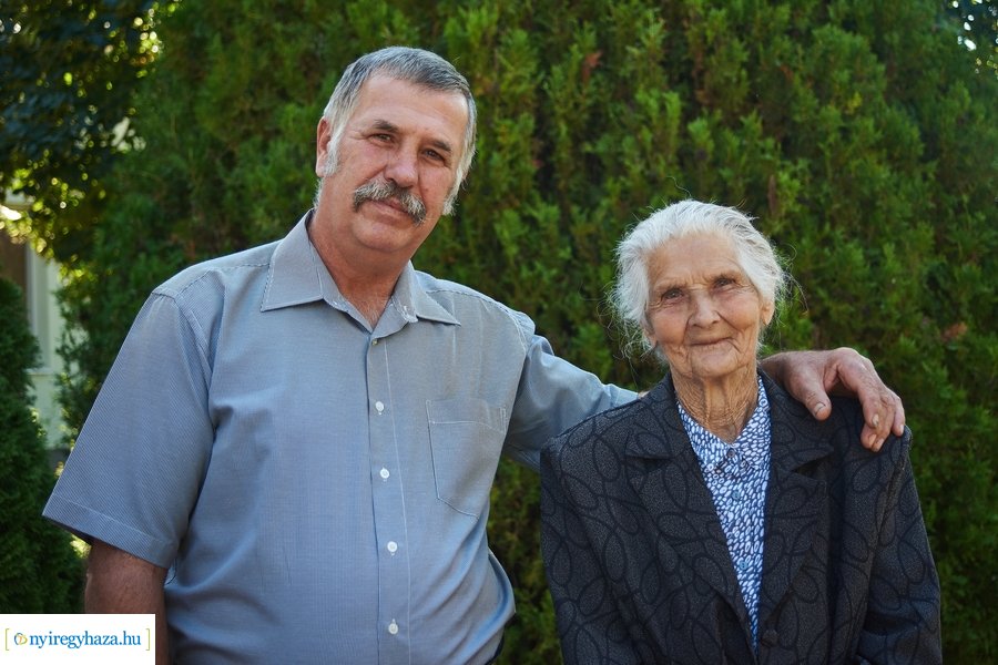 Emléktábla avatás a Posta utcai óvodában