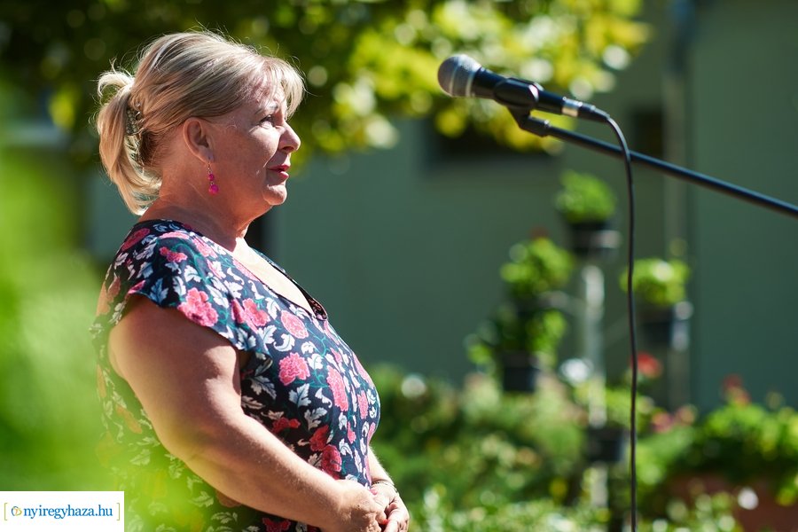 Emléktábla avatás a Posta utcai óvodában