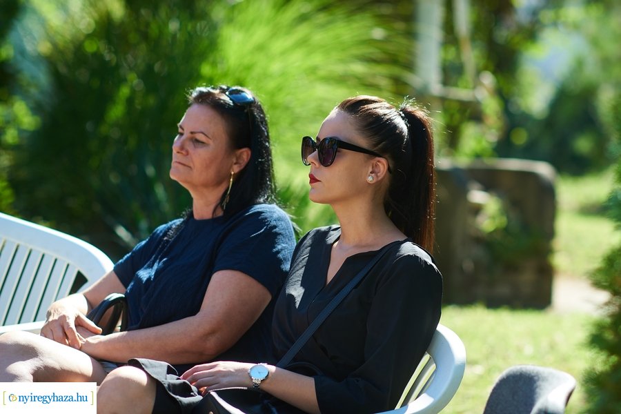 Emléktábla avatás a Posta utcai óvodában