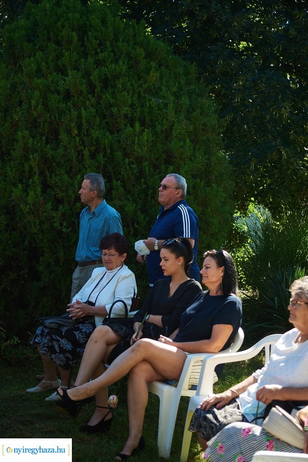 Emléktábla avatás a Posta utcai óvodában