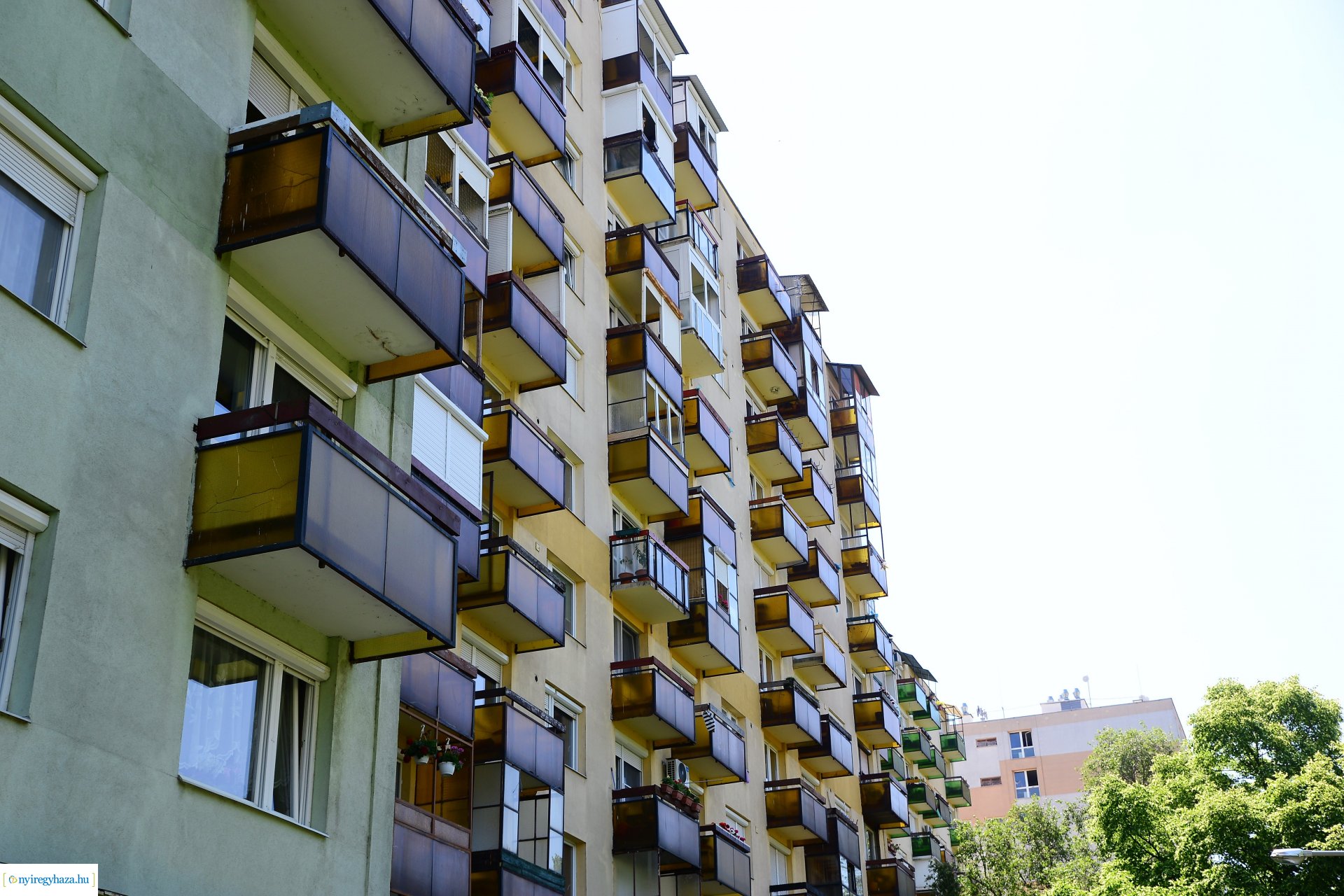 Emléktábla avatás Jósavárosban az Építők Napján