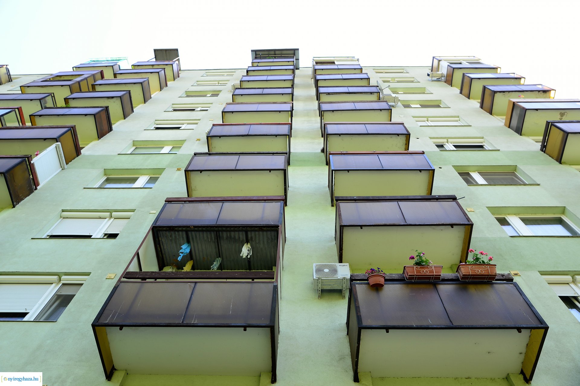 Emléktábla avatás Jósavárosban az Építők Napján