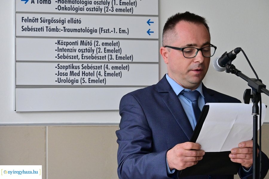 Emléktábla avató a kórházban - Dr Endreffy Ildikó