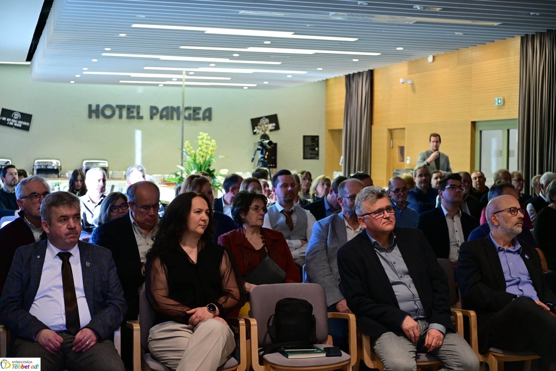 Építészeti Fórum a Hotel Pangeában