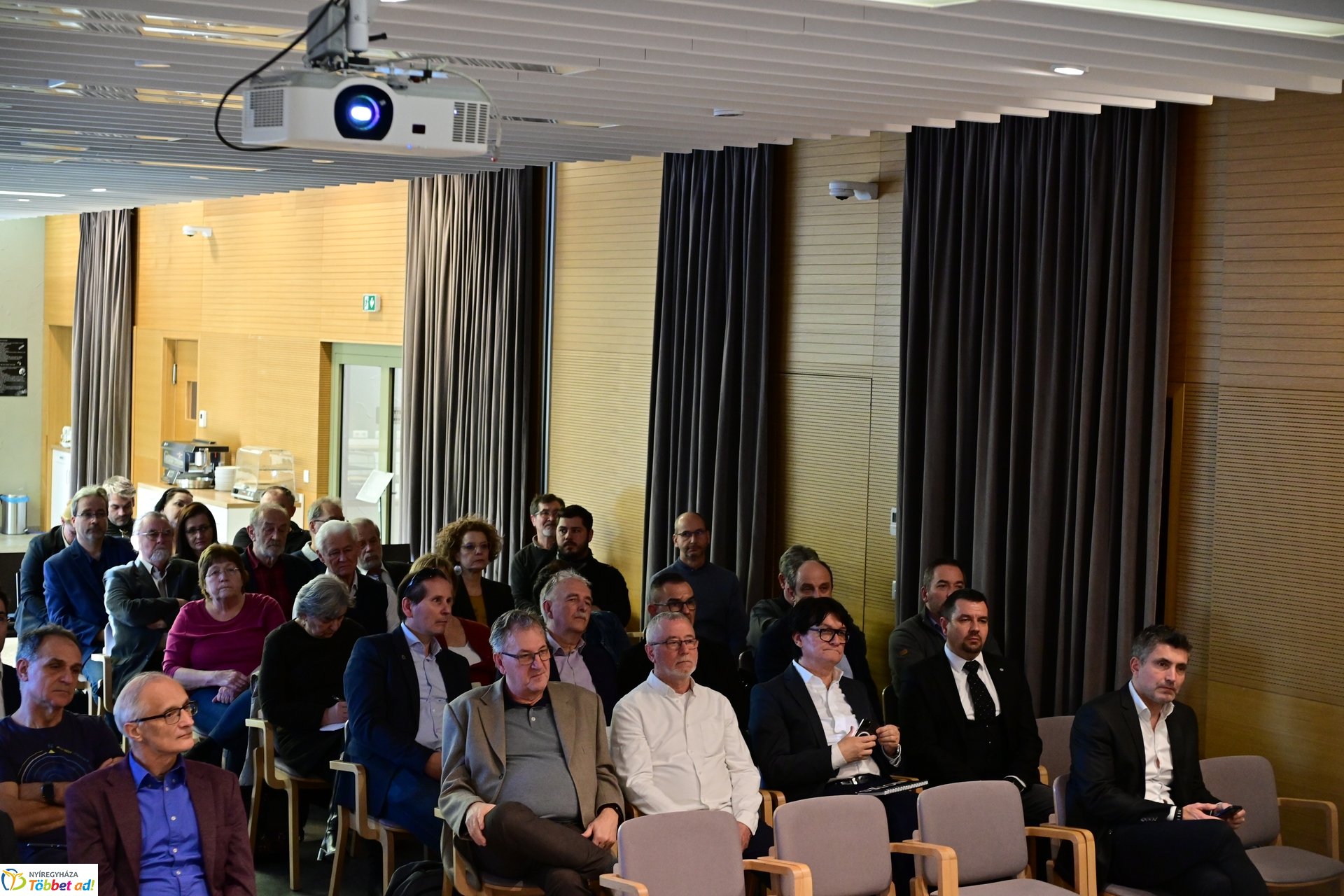 Építészeti Fórum a Hotel Pangeában