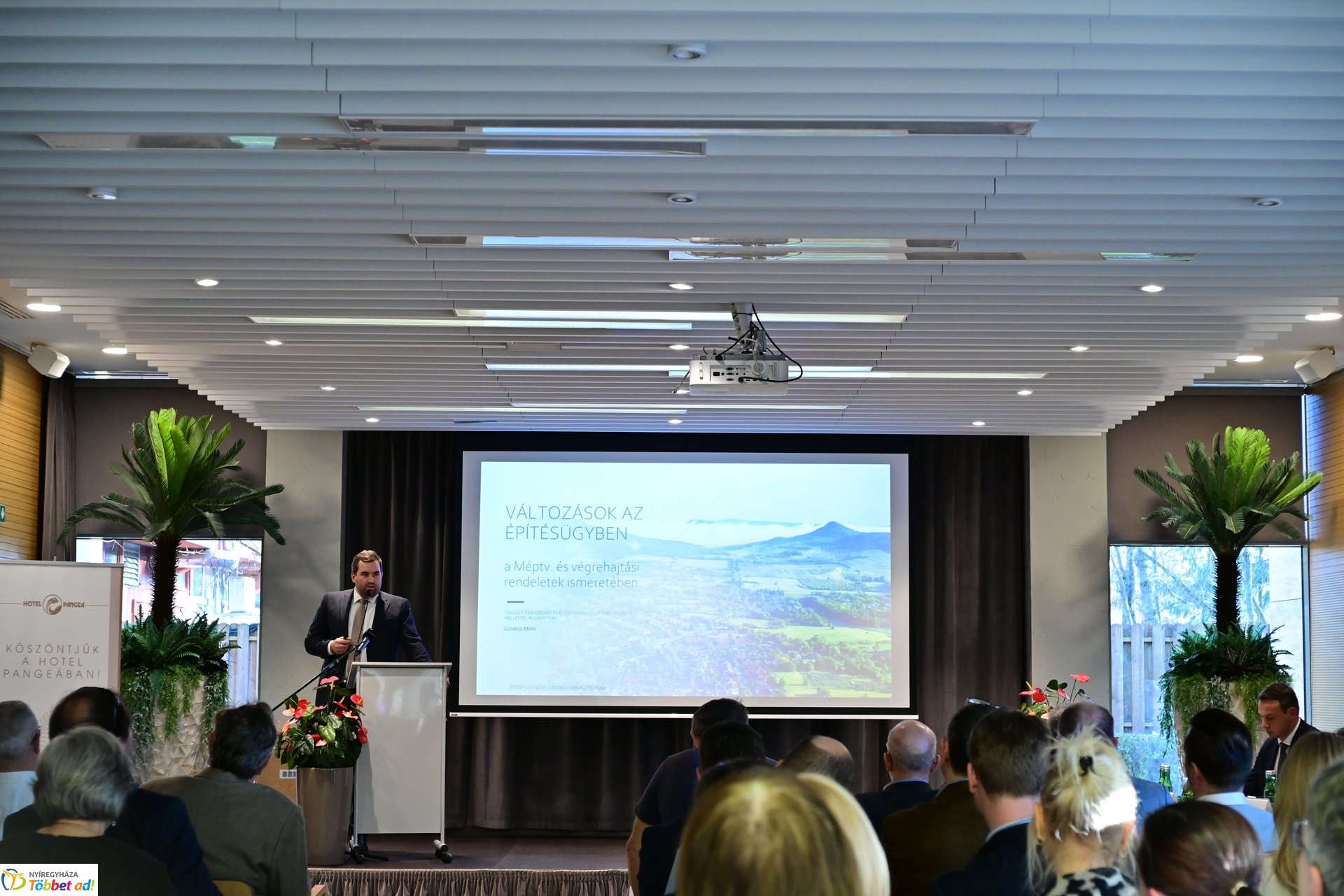 Építészeti Fórum a Hotel Pangeában