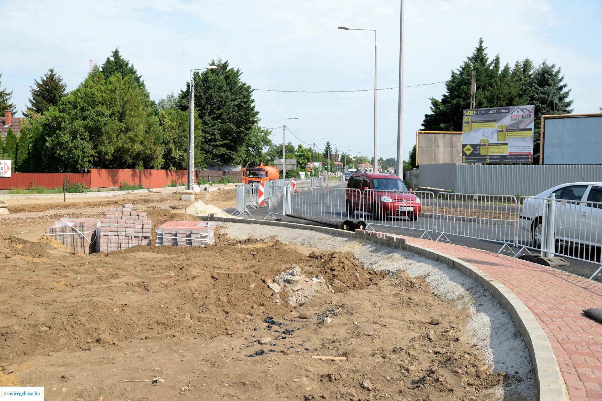 Épül a Kállói úti körforgalom