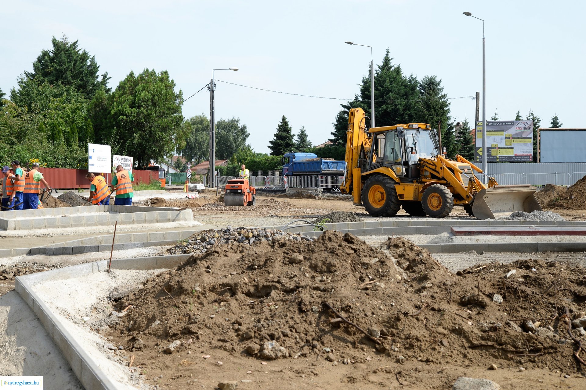 Épül a Kállói úti körforgalom