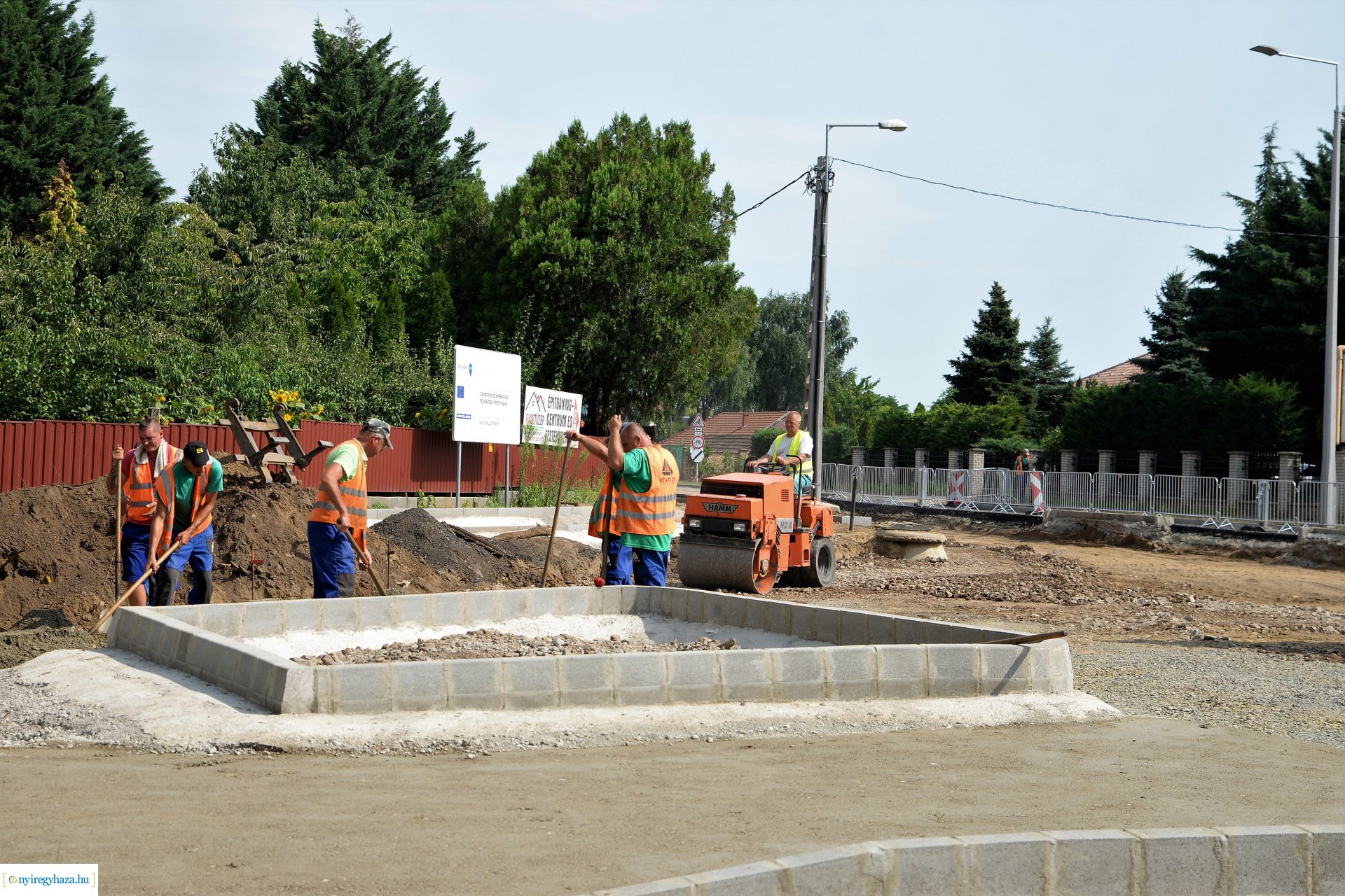 Épül a Kállói úti körforgalom