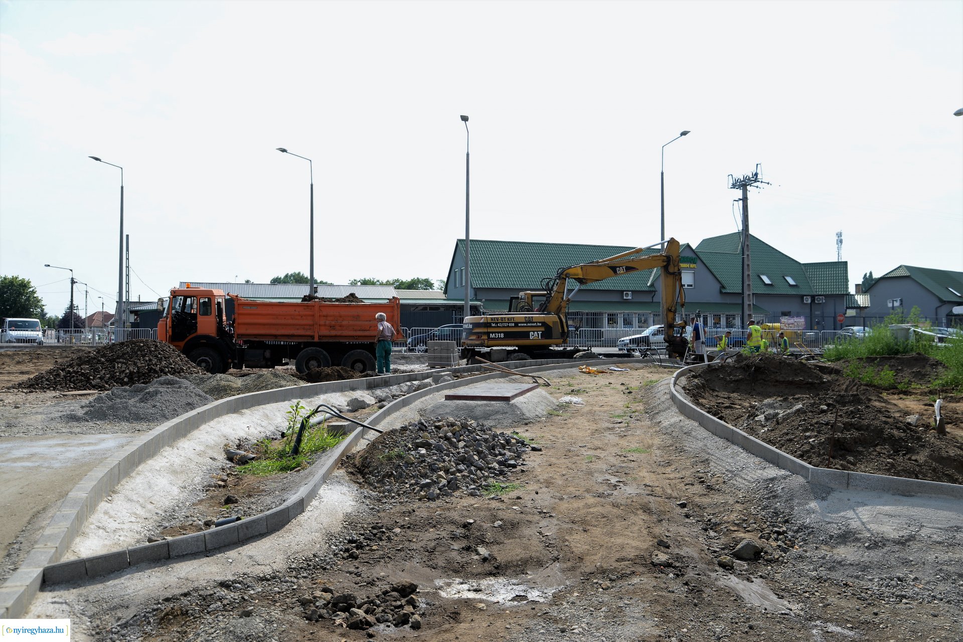 Épül a Kállói úti körforgalom