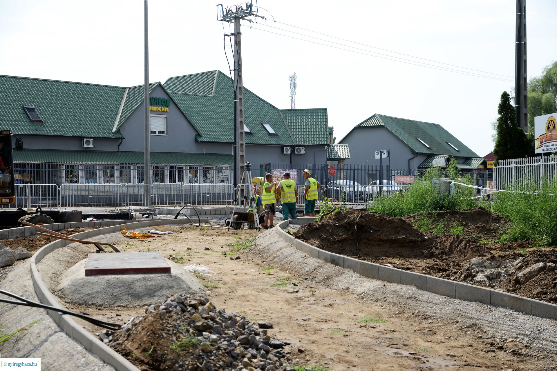 Épül a Kállói úti körforgalom