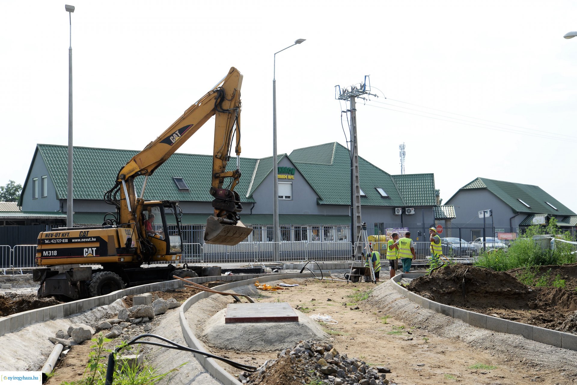 Épül a Kállói úti körforgalom