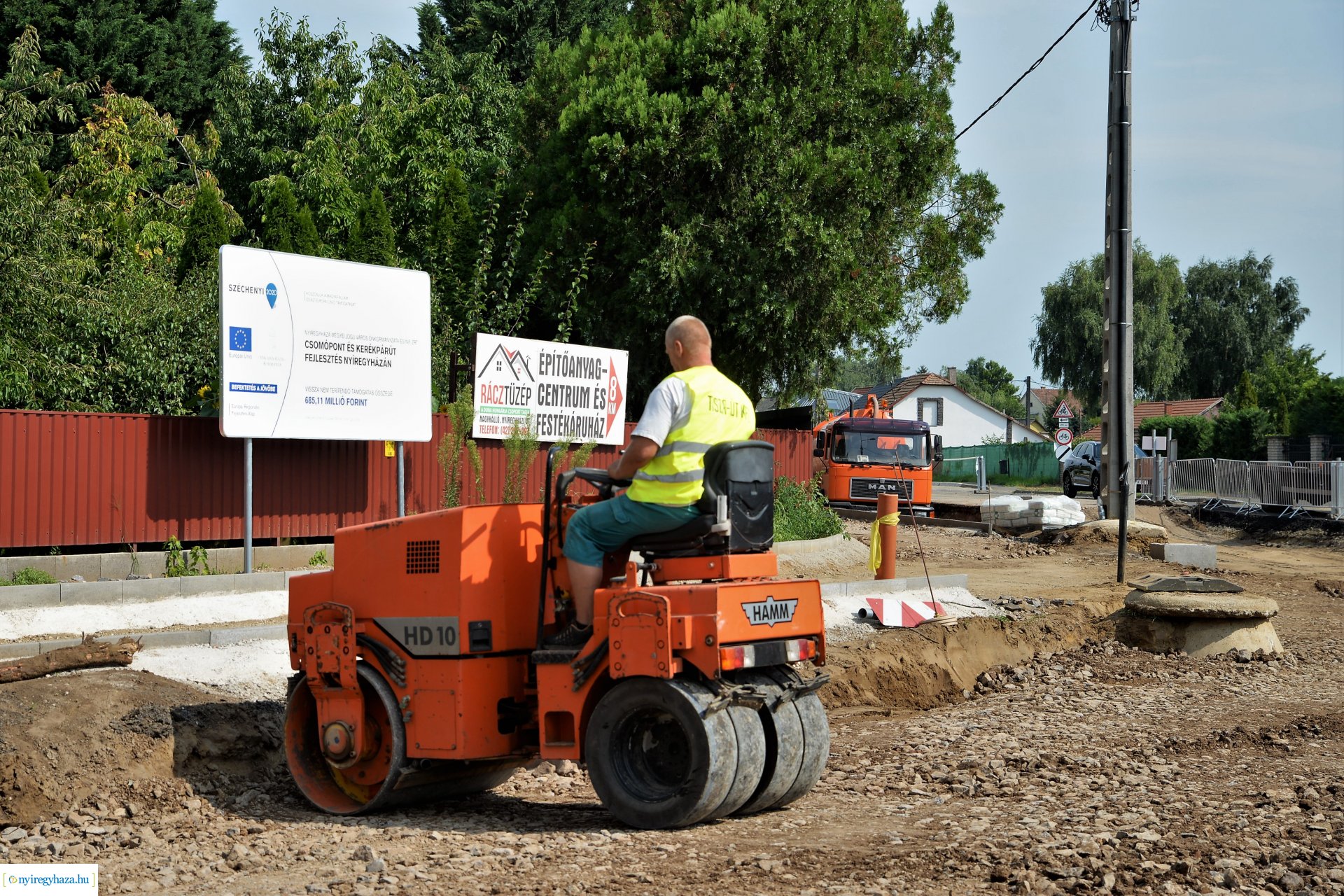 Épül a Kállói úti körforgalom
