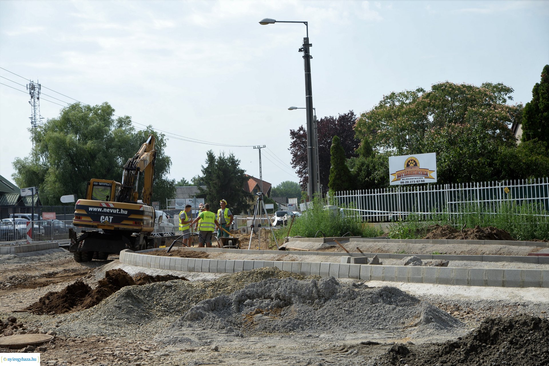 Épül a Kállói úti körforgalom