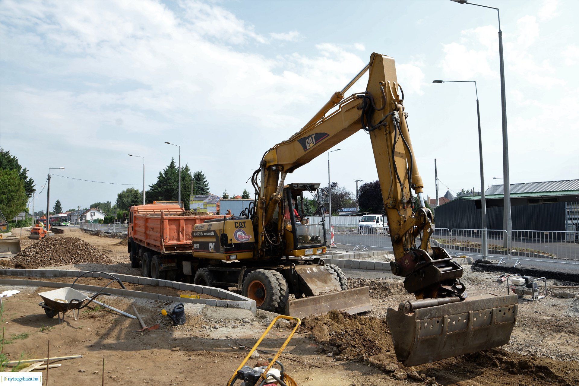 Épül a Kállói úti körforgalom