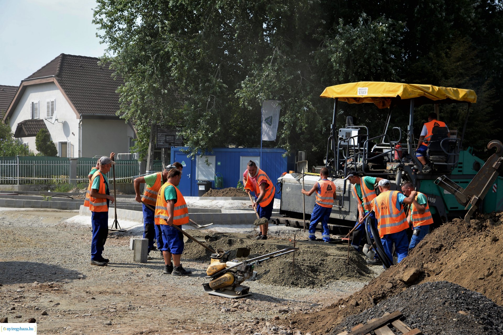 Épül a Kállói úti körforgalom