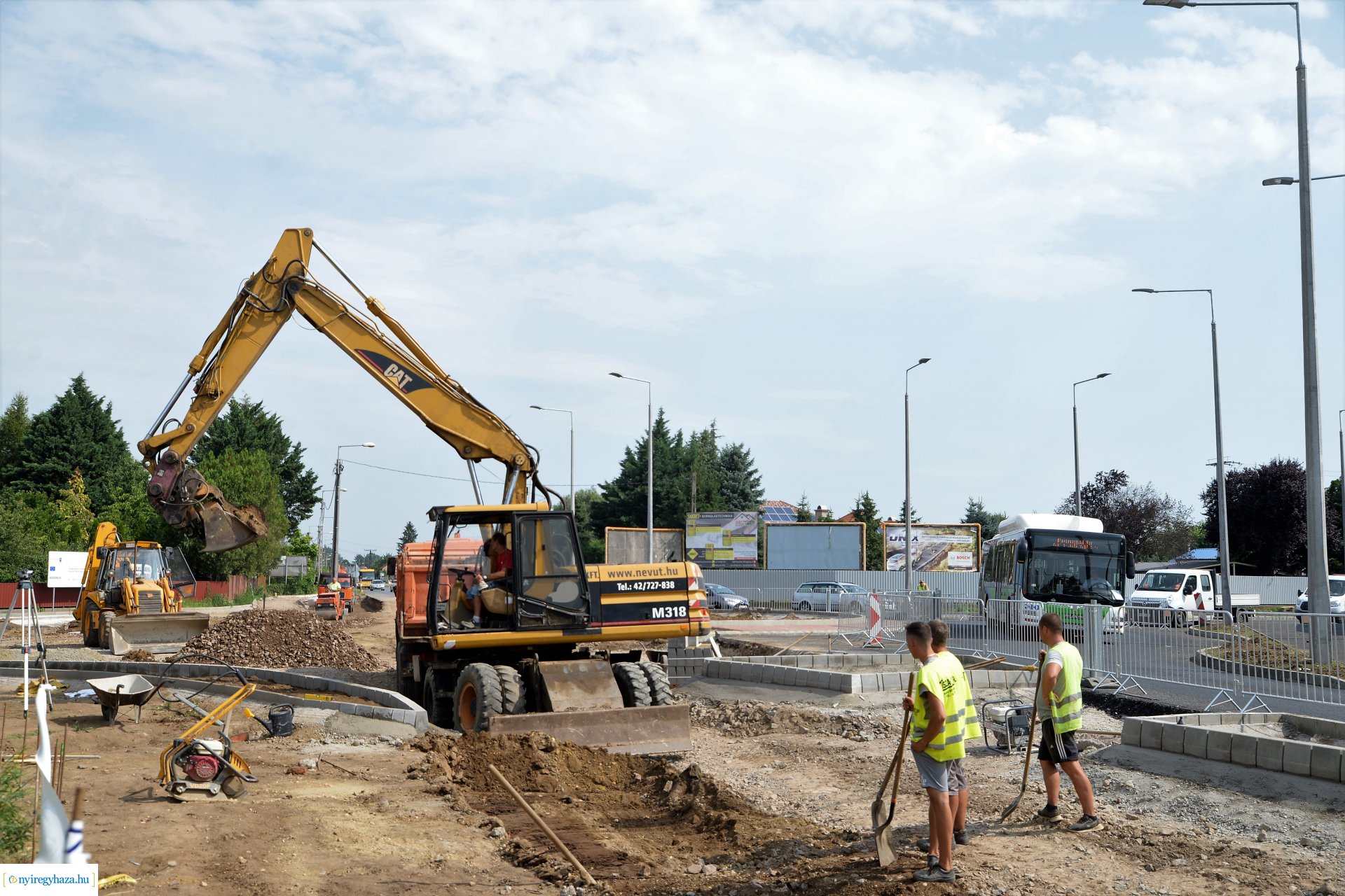 Épül a Kállói úti körforgalom