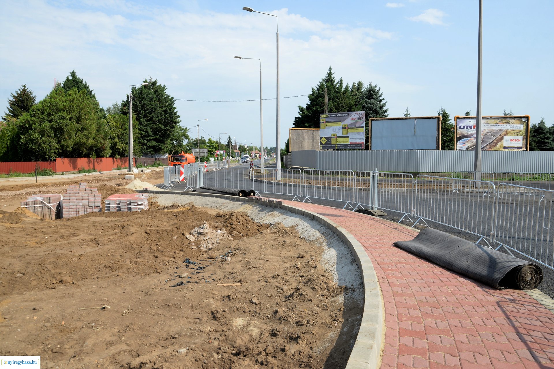 Épül a Kállói úti körforgalom