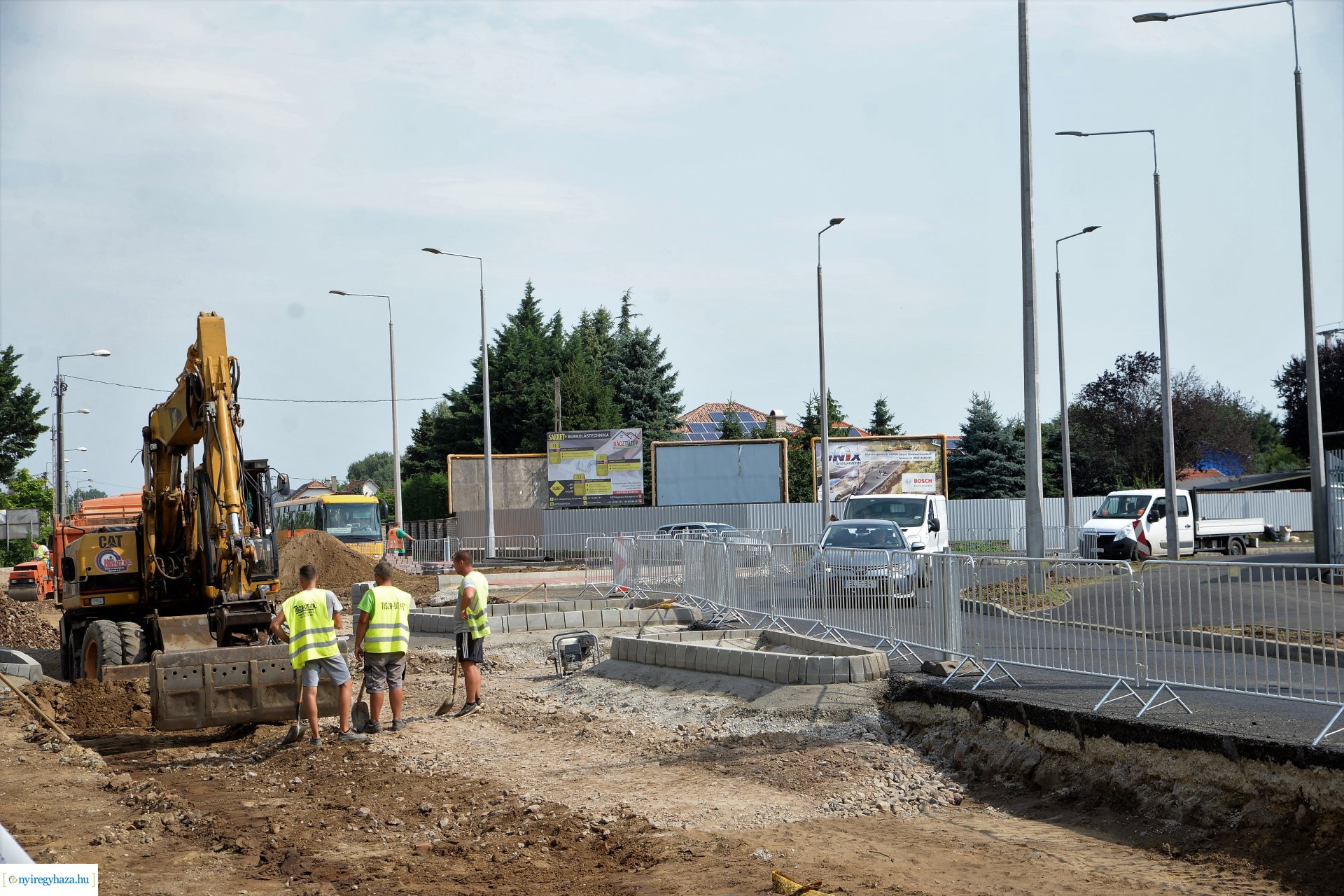 Épül a Kállói úti körforgalom