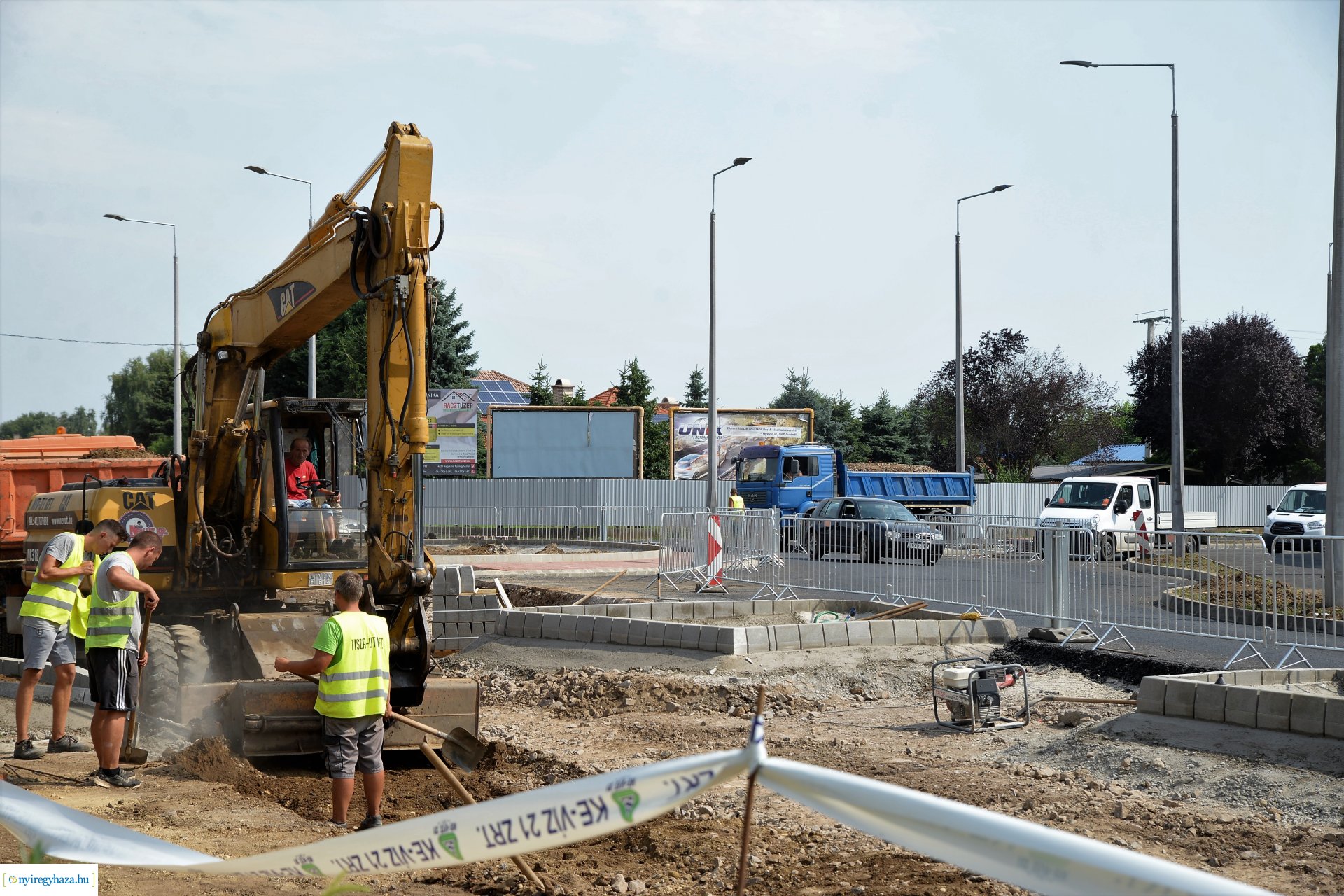 Épül a Kállói úti körforgalom