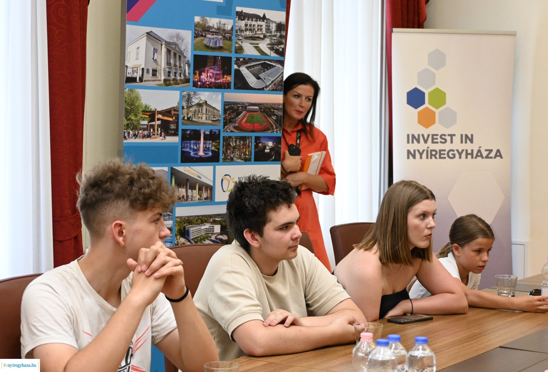 Erasmus program keretében érkeztek  diákokok a Városházára