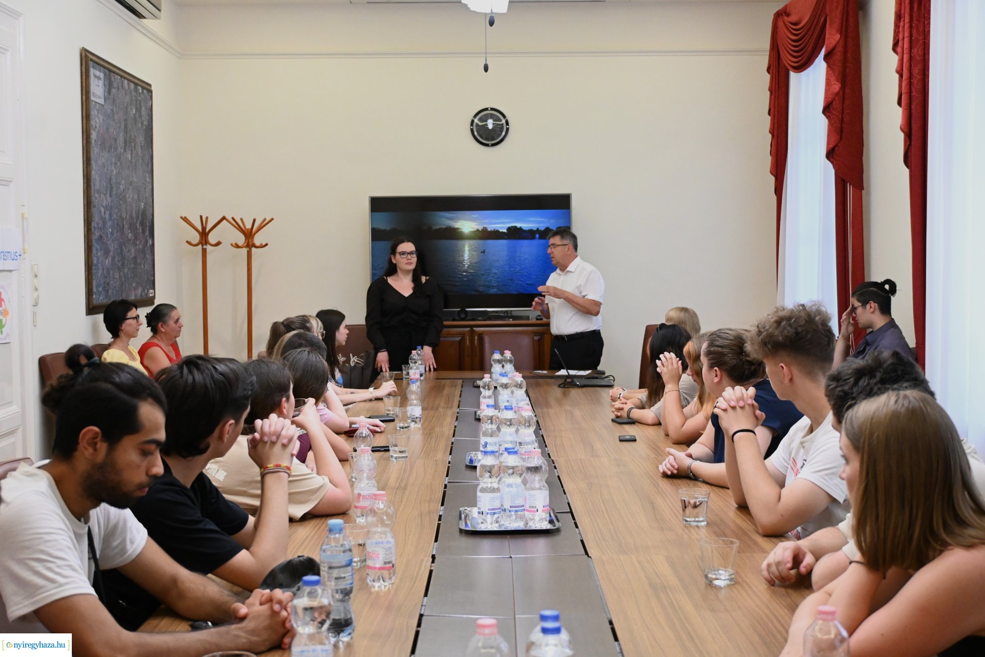 Erasmus program keretében érkeztek  diákokok a Városházára