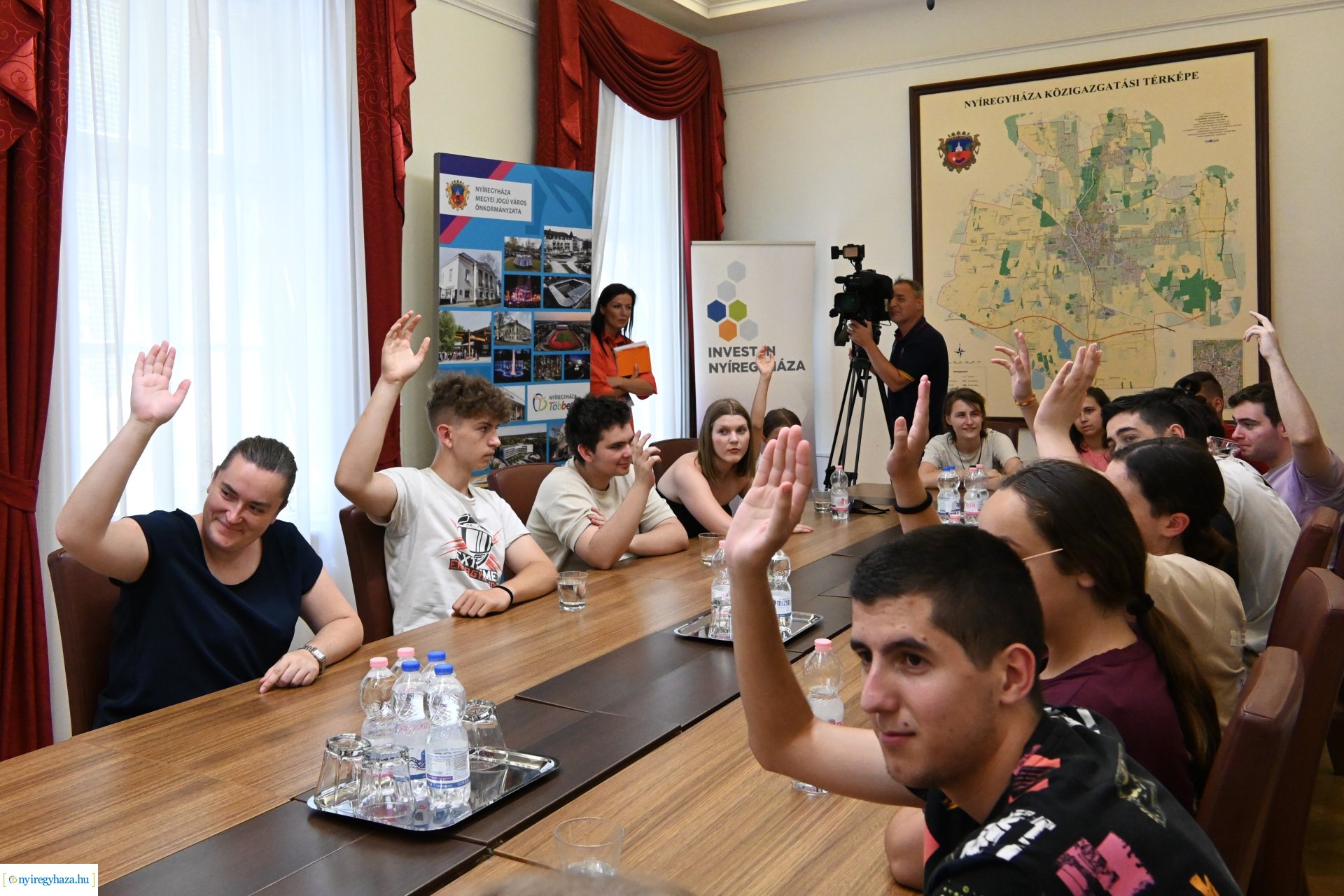 Erasmus program keretében érkeztek  diákokok a Városházára