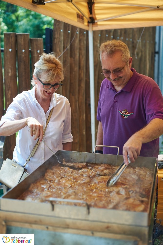 Erdei sétány átadó