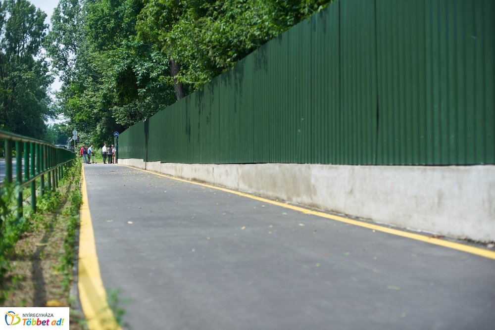 Erdei sétány átadó