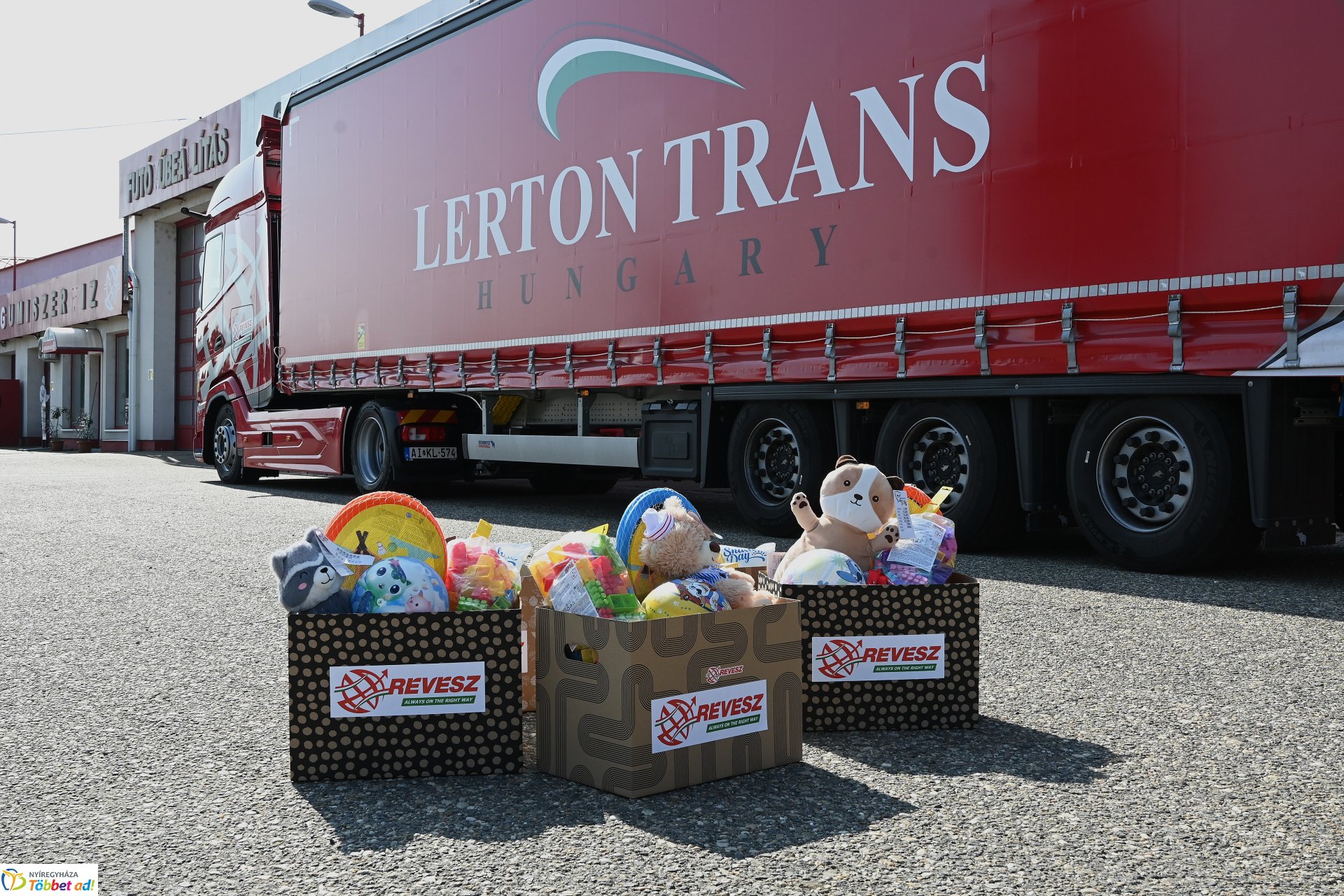 Erdélybe indult adomány a Révész Cégcsoporttól