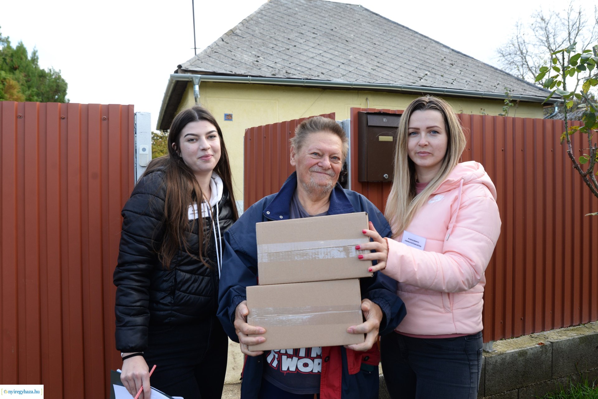 Érkeznek a karácsonyi csomagok a nyugdíjasok részére