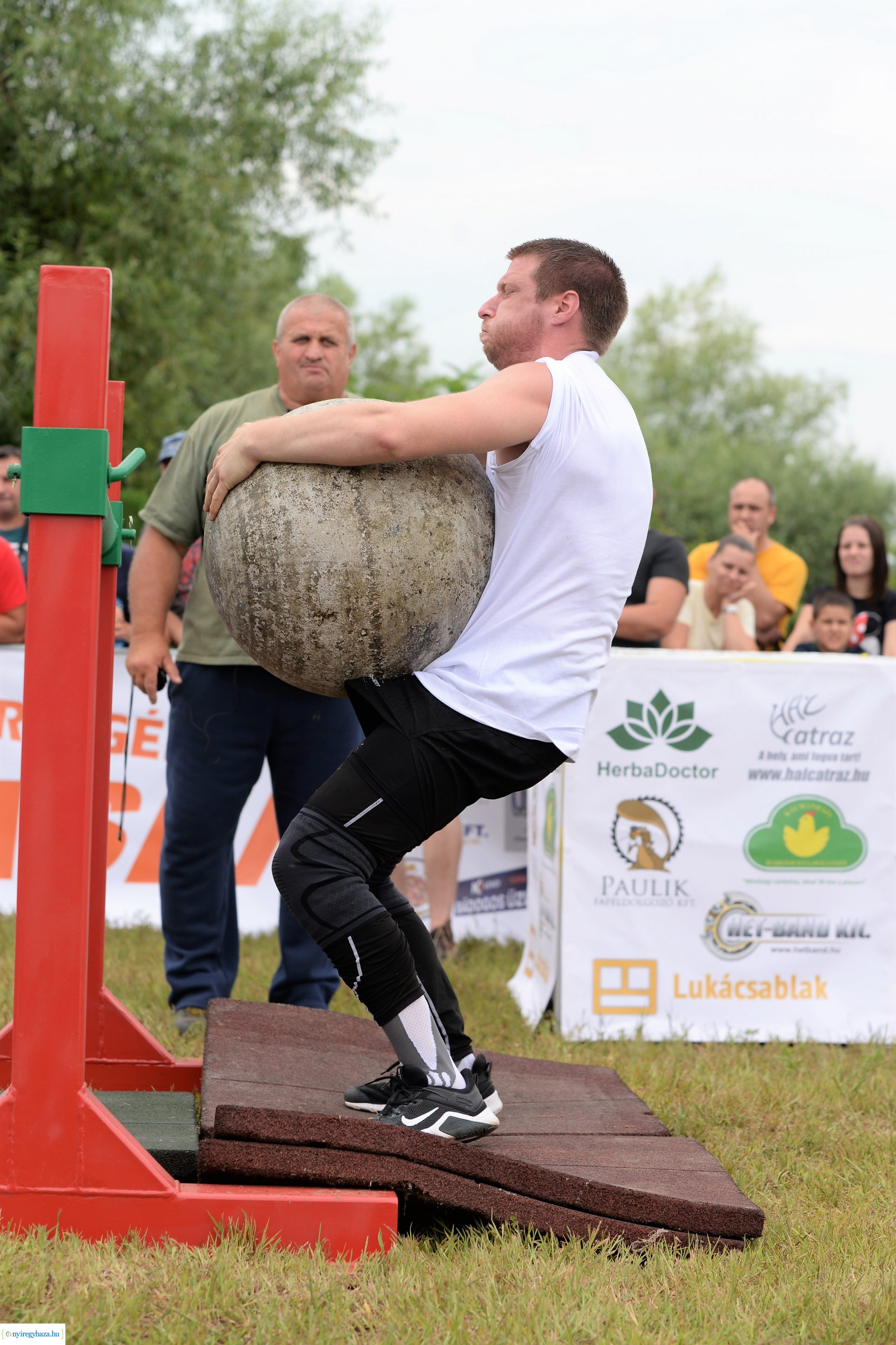 Erős emberek versenye