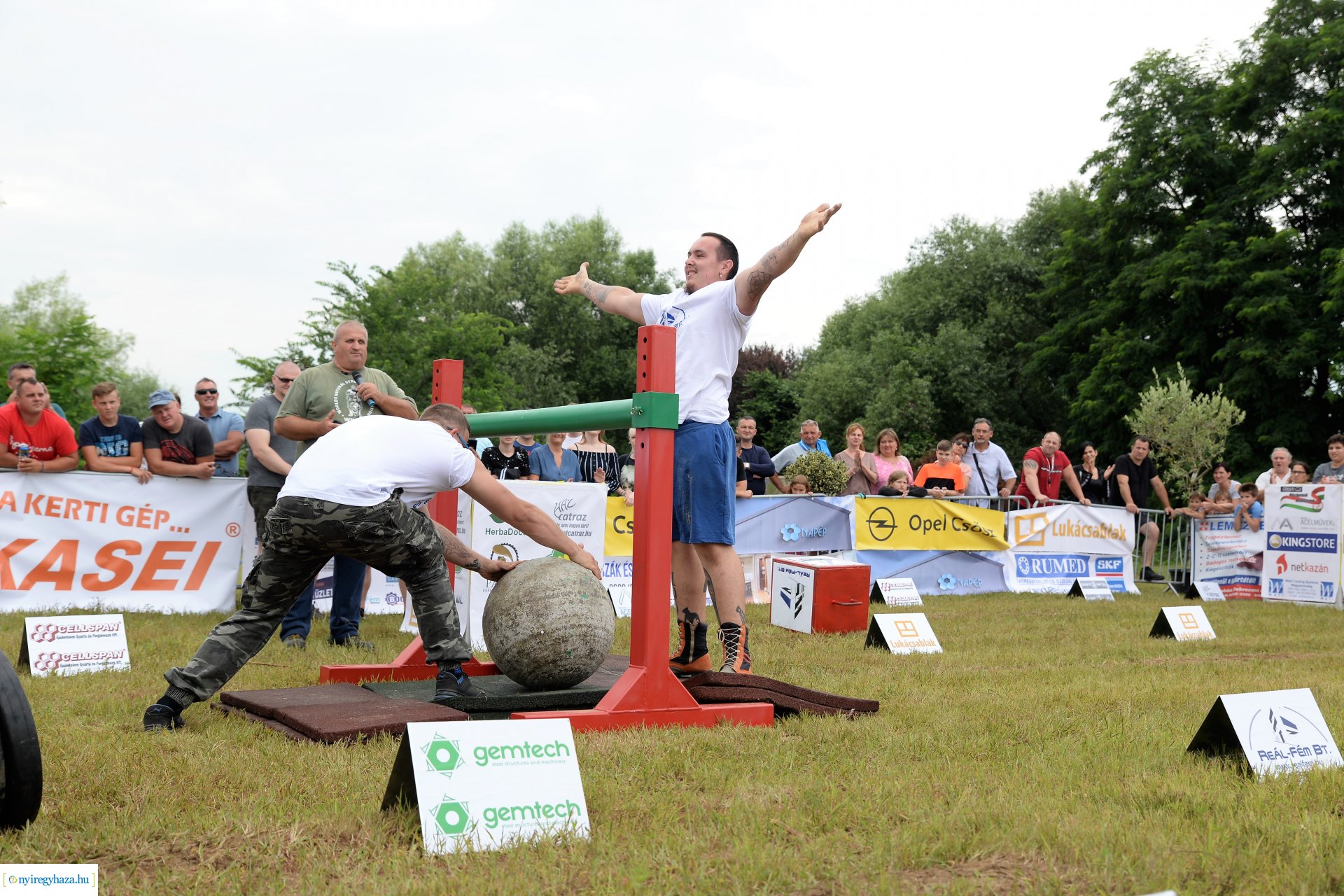 Erős emberek versenye