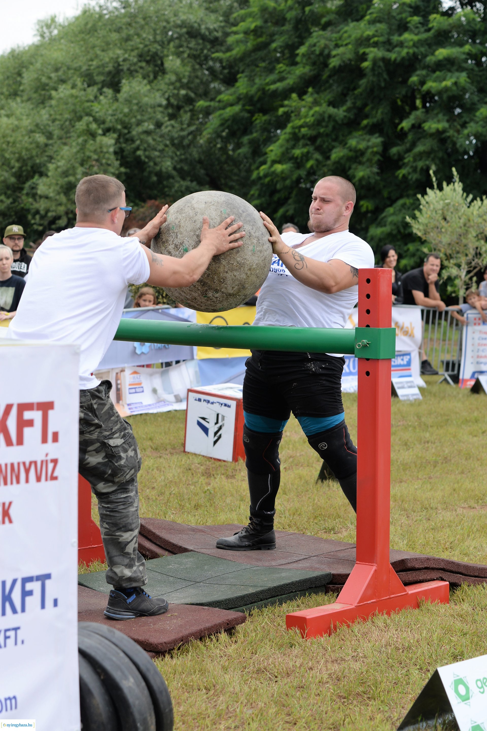 Erős emberek versenye
