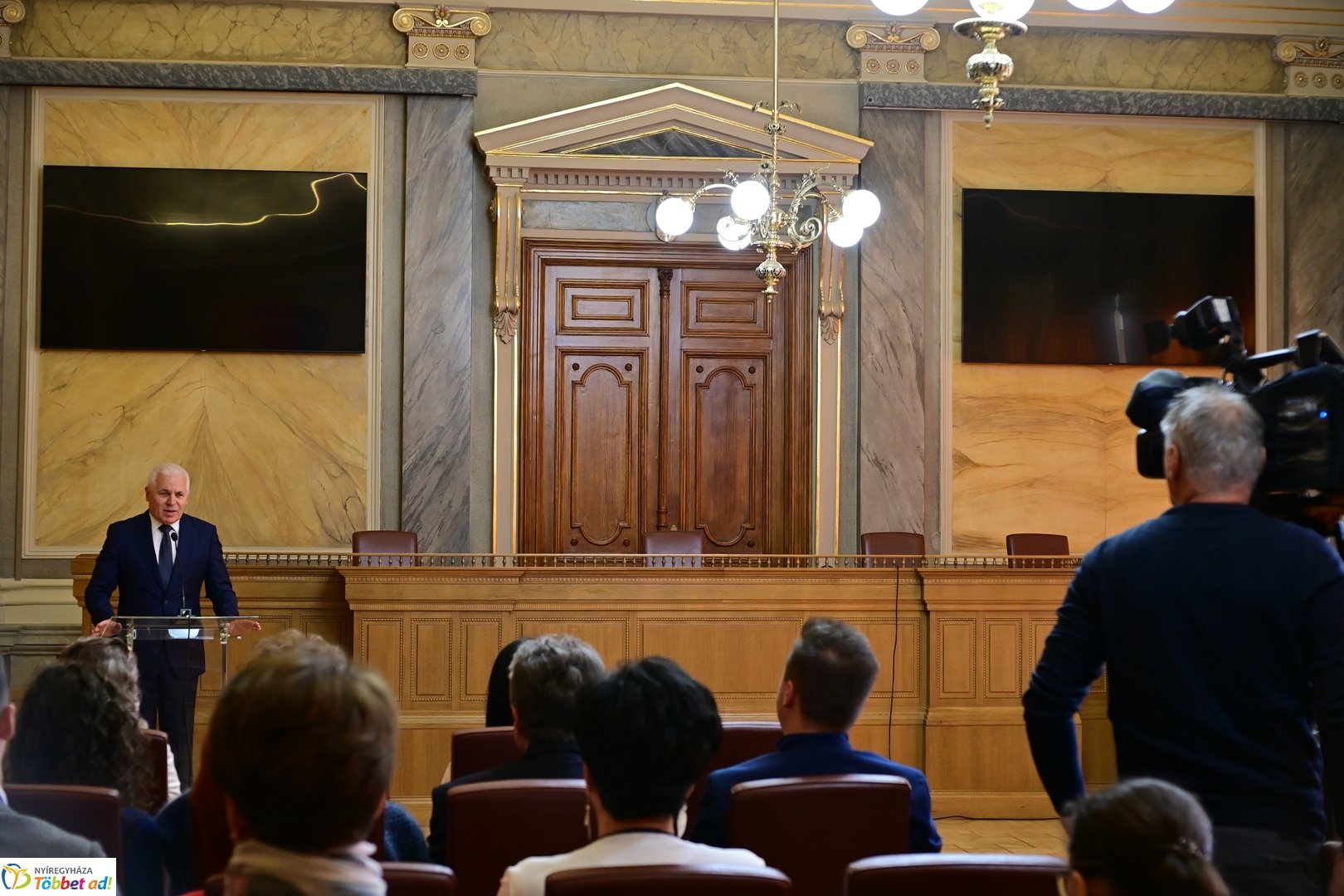 Értéktár emléklapok átadása 2025 májusában