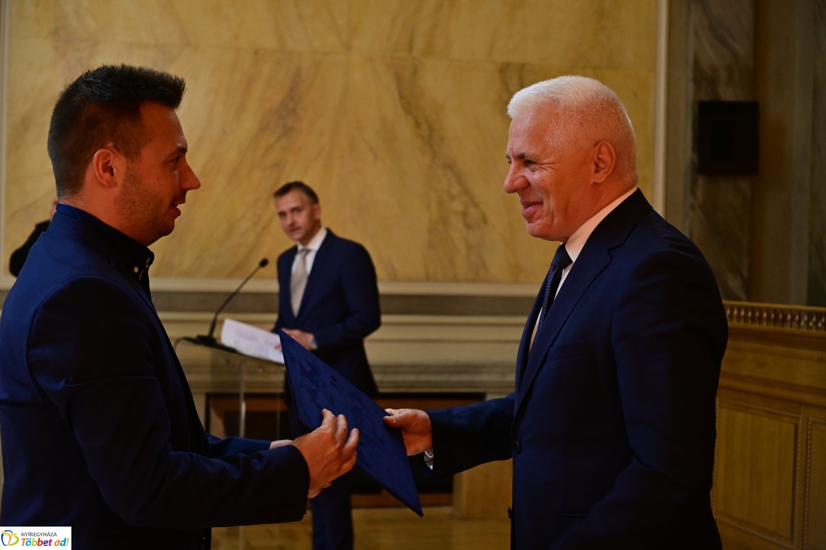 Értéktár emléklapok átadása 2025 májusában