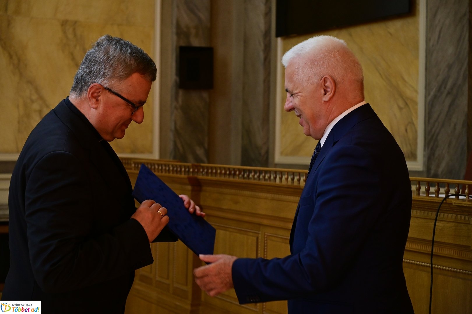 Értéktár emléklapok átadása 2025 májusában