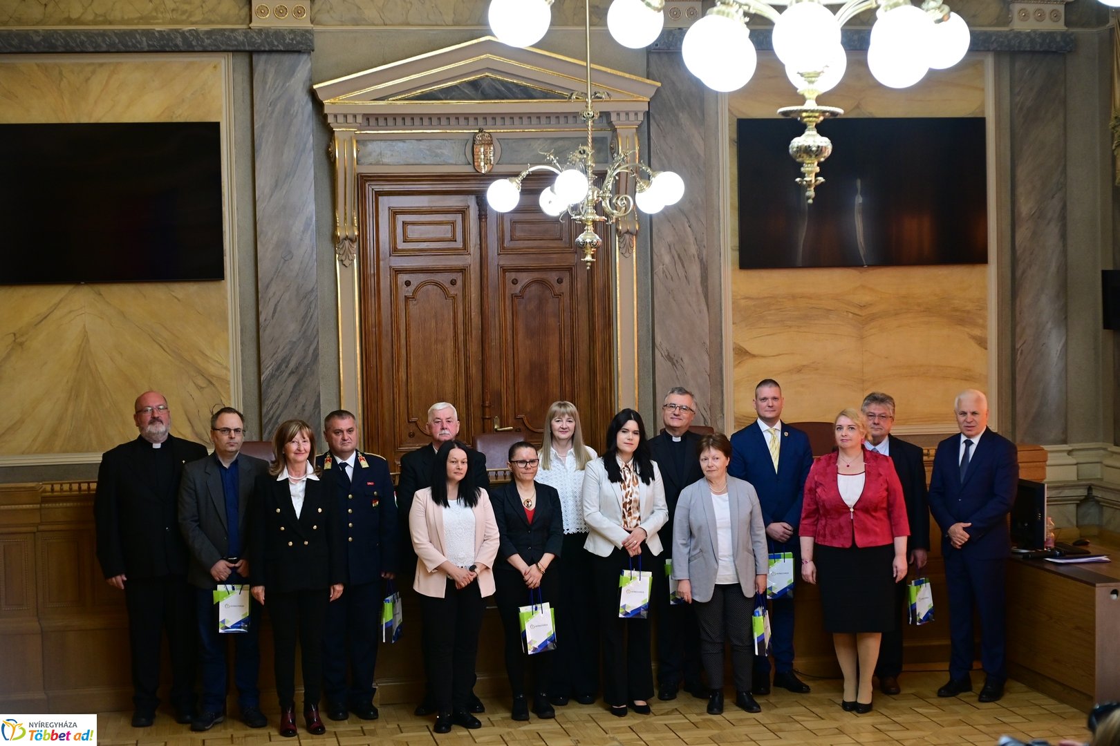 Értéktár emléklapok átadása 2025 májusában