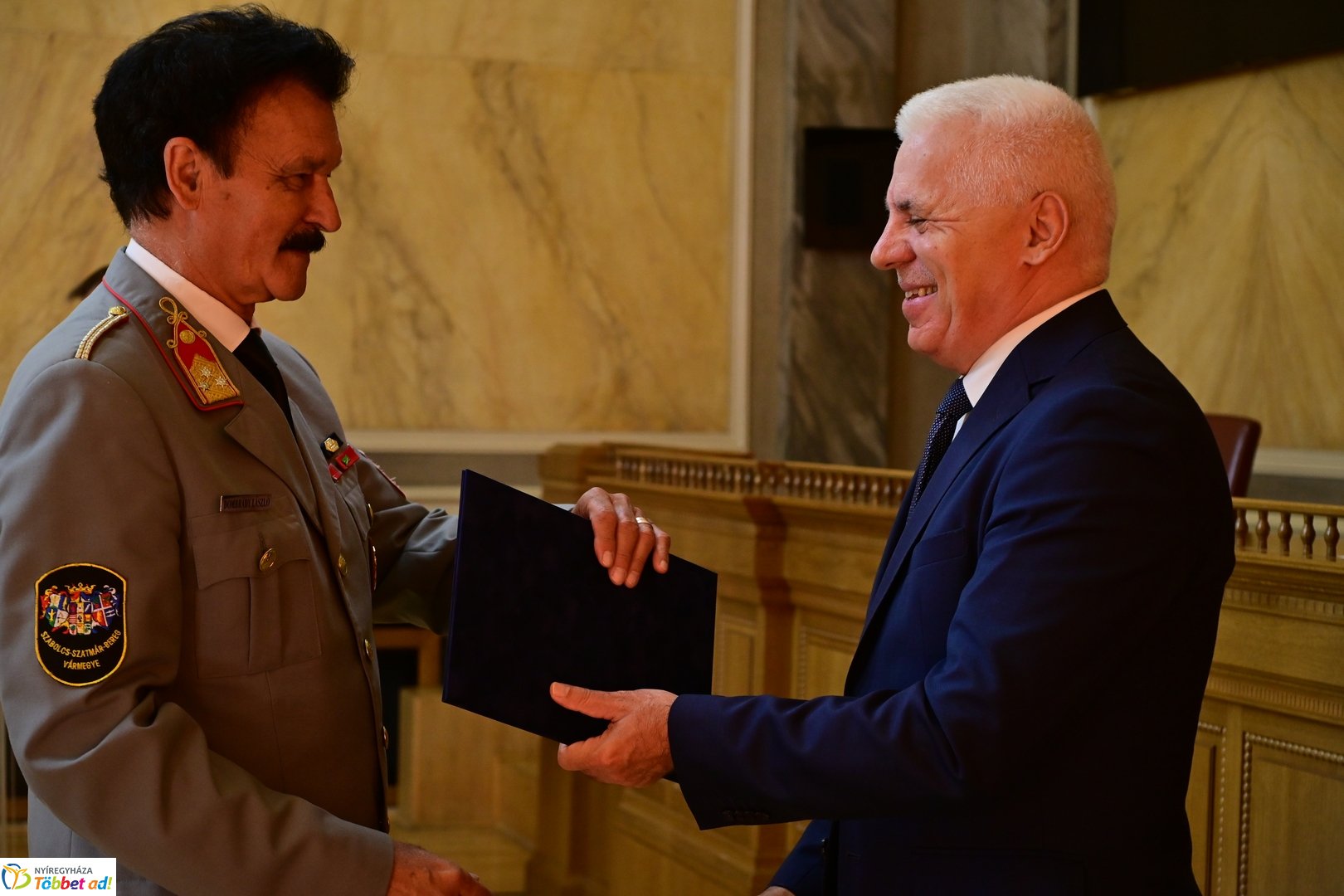 Értéktár emléklapok átadása 2025 májusában