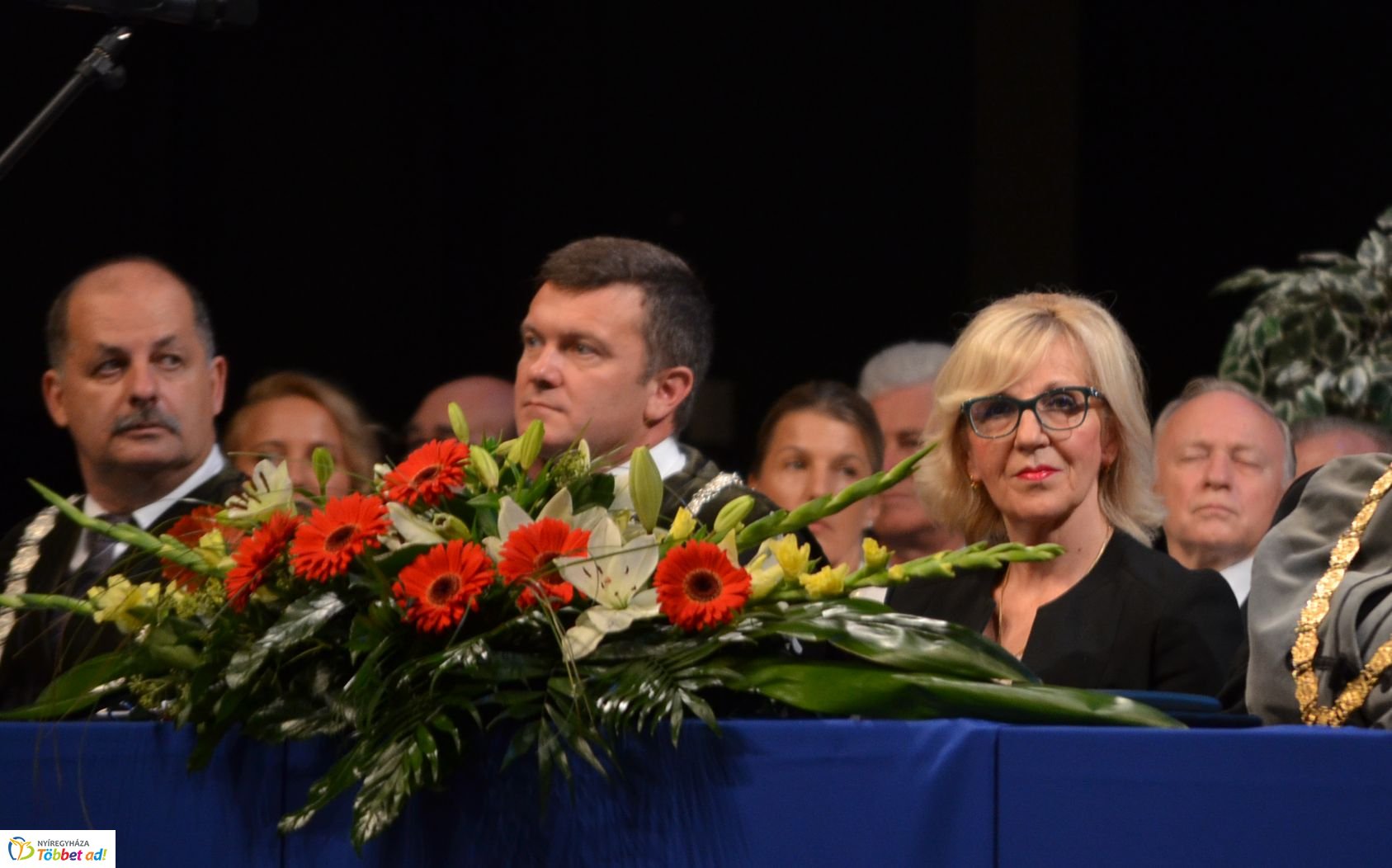 Eskütétel és jubileumi diplomások az egyetem tanévnyitóján